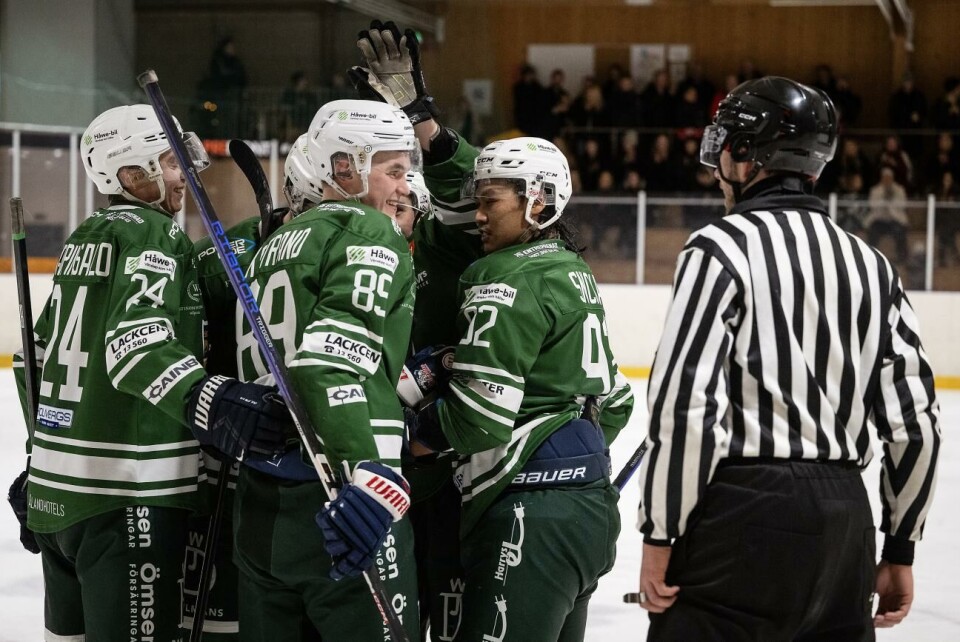 Under helgen öppnade IFK hockey poängkontot i Alltrean. Först slog man Sala HK på bortais och sedan bjöd man upp till dans hemma mot seriesuveränen Mälarö HF.