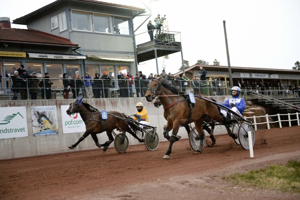 Står utan ordförande – nu inför man arvode Ålands hästsportförenings nya ordförande kommer att få en ekonomisk ersättning för sitt arbete. Det tog måndagens höstmöte beslut om.@