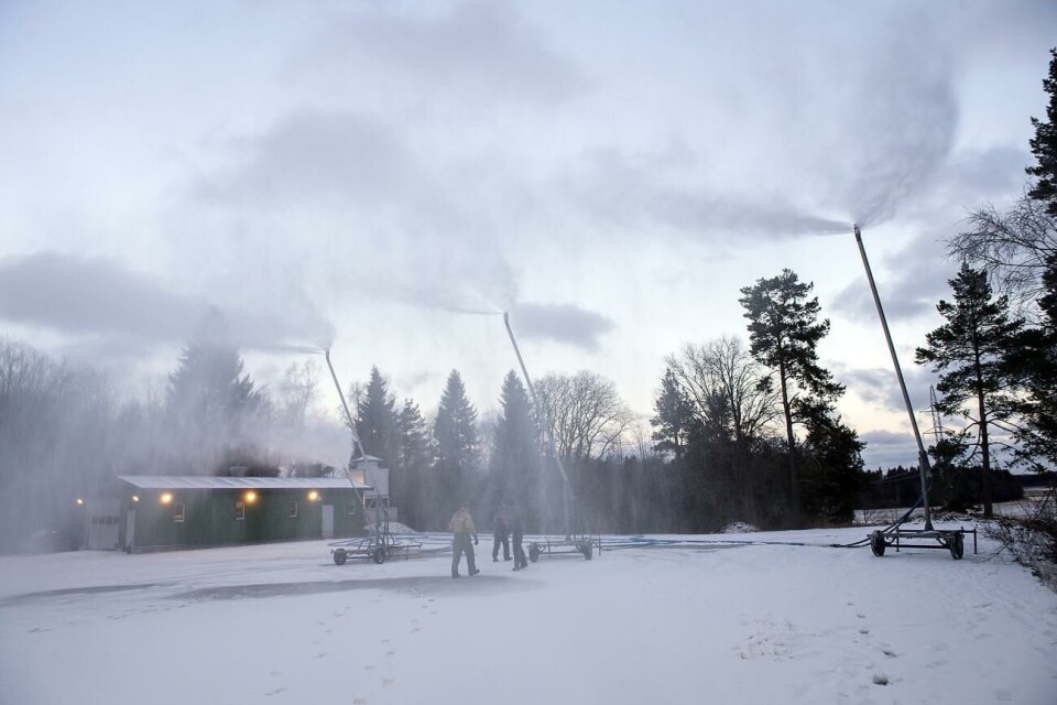 Skidcentret lånar ny snökanon