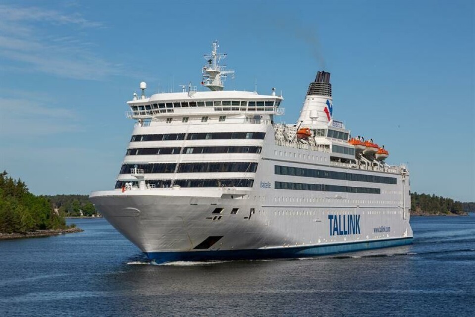 M/s Isabelle, tidigare Viking Lines Isabella, chartras till Kandada.
