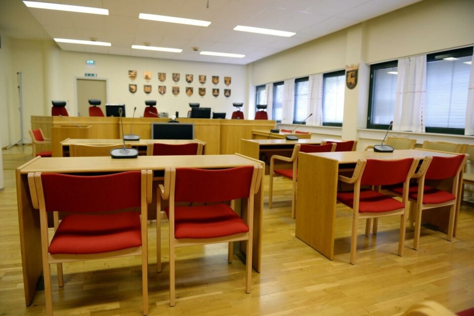 Åtalas för smuggling av noshörningstrofé