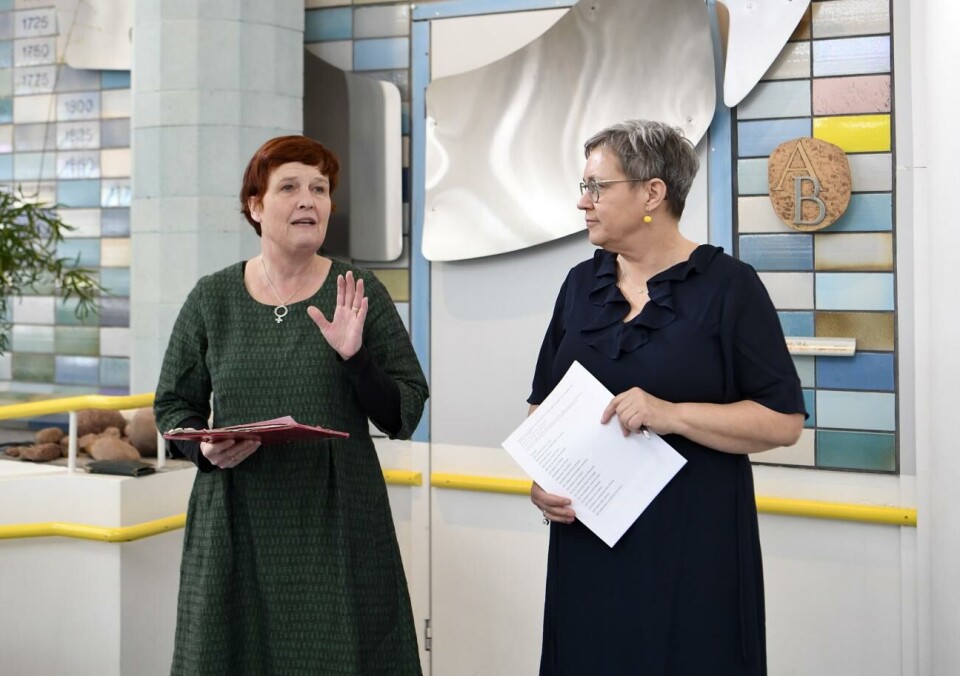 Feministakademins sekreterare Mia Hanström och ordförande Nina Fellman.