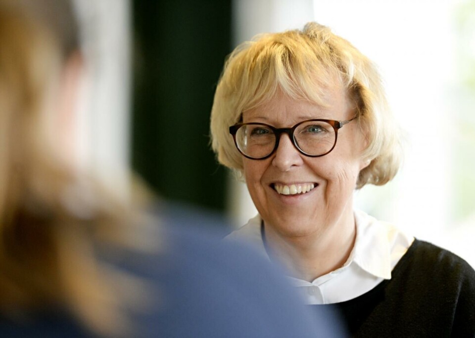 Carina Strand får förtjänsttecken. Carina Strand