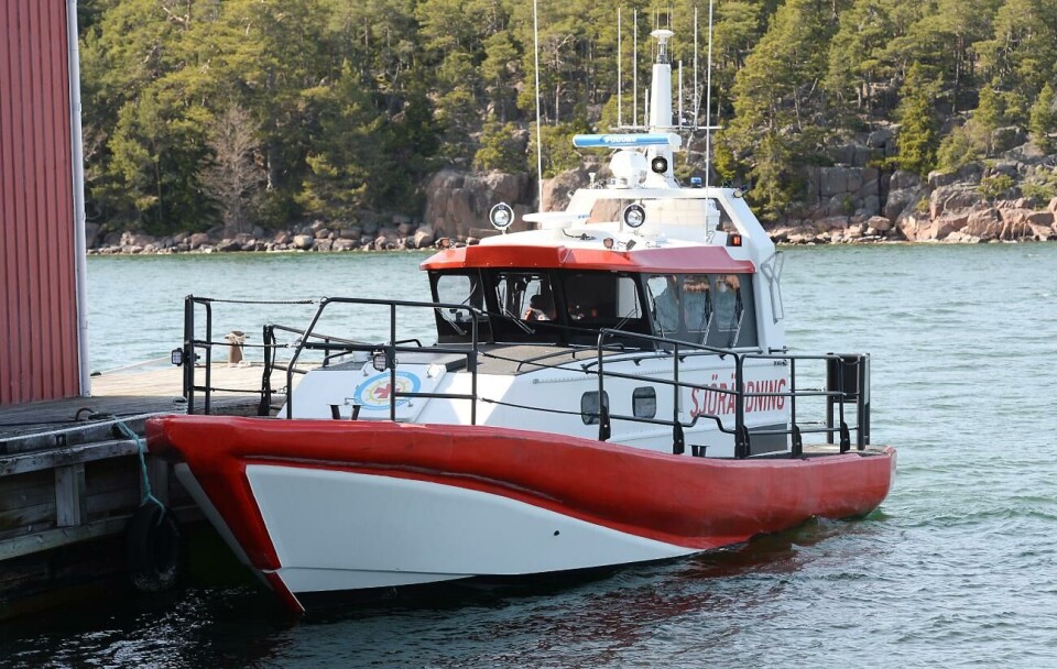 Ålands sjöräddningssällskap påminner på sin hemsida att det är viktigt att hjälpa andra i sjönöd Ålands sjöräddningssällskaps nya båt vid bryggan i Hamnsundet.