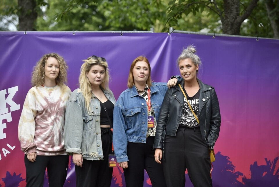 Hårdrocksbandet Browsing Collection utlovar mycket ös och röj på sin Rockoff–spelning. Från vänster: Carro Karlsson, Mimi Brander, Nora Lenngren och Moa Lenngren. Rock off 2022, Browsing Collection, Rockoff
