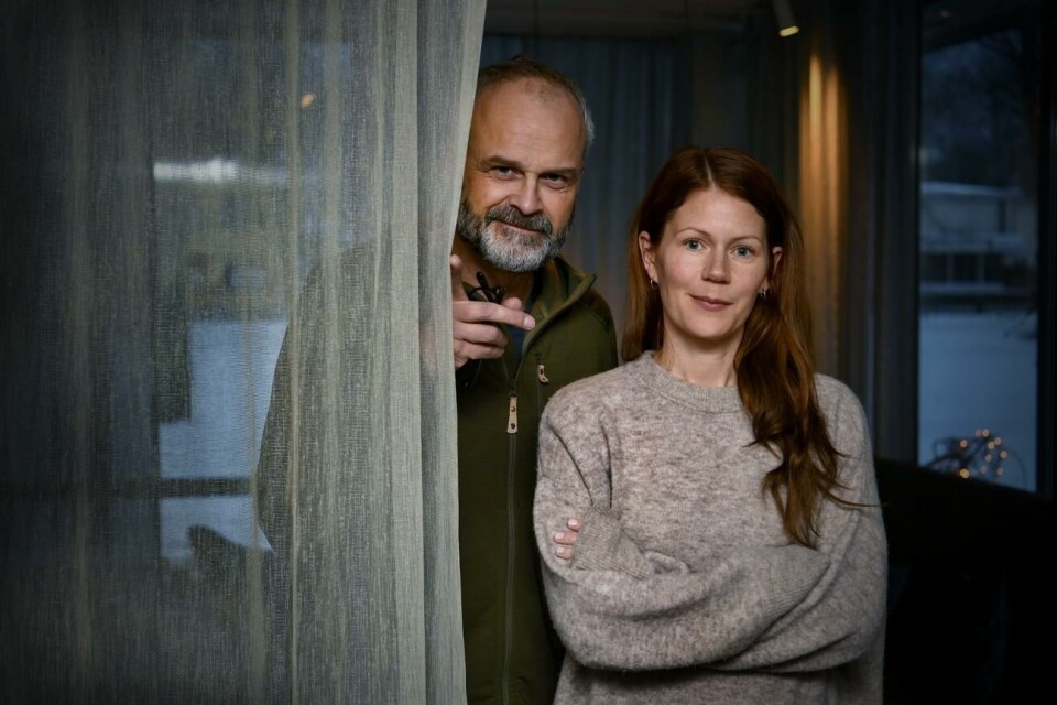 Skådespelarna Johan Rheborg och Hanna Alström.
