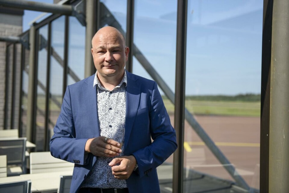 ”Man blandar ihop korten” Johnny Bäck är ÅMI-rektorn Björn Blomqvists juridiska biträde.