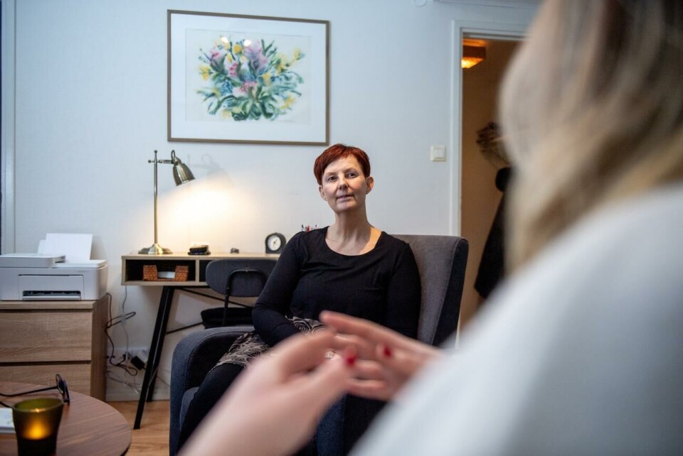 Marina brinner för att hjälpa cancersjuka Marina Mattsson pratar mycket med de cancersjuka om hur diagnosen påverkar dem och deras familjer samt hur de kan återhämta sig från sjukdomen.