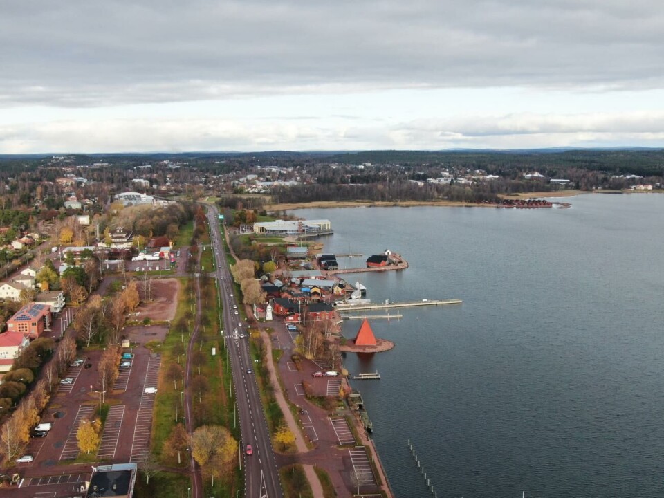 Flytande öar och hus i Slemmern och norr om Svibybron är två idéeer som lyfts i stadsplaneringen. Norr om Select finns 160 platser med en tidsbegränsning på 17 timmar. Parkeringsplatsen är en uttalad arbetsplatsparkering. Vid Båken i Sjökvarterer finns 24 långtidsplatser.