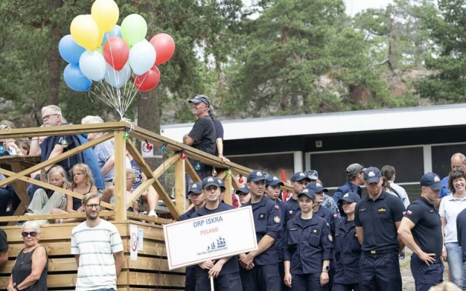 Under invigningen samlades flera besättningar i badhusparken. Foto: DANIEL ERIKSSON