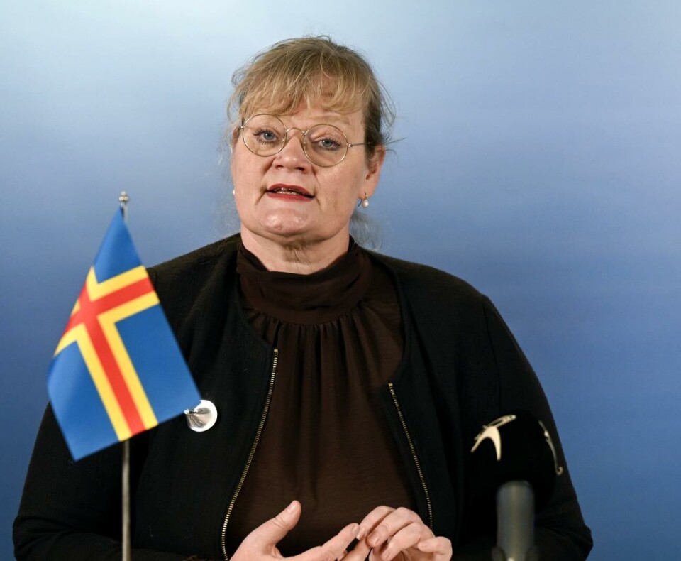 ”Ministeriet vet vad som gäller” ”Min uppfattning är att Försvarsministeriet och arbetsgruppen absolut har koll på demilitariseringen och på de lagar och avtal som gäller”, säger lantråd Katrin Sjögren.