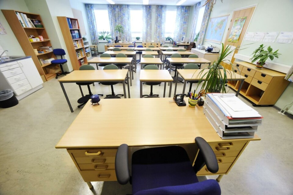 För första gången på tio år minskar elevantalet på Åland. Åländska klassrum är rymliga och välutrustade med uppkopplade datorer. Klassrummen i Lumparland är inget undantag. @Foto:Jacob Saurén