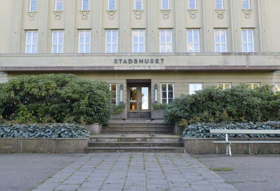 Bokslutet för Mariehamns stad för 2020 visar en rejäl förbättring tack vare tomtförsäljningar, coronastöd och ett oväntat miljonarv. Överskottet på 5,7 miljoner ger oss en andningspaus säger stadsstyrelsens ordförande Ingrid Zetterman (Lib). Stadshuset.