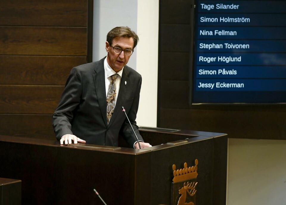 Ny kritik mot LR för ”solcellsgate” 300920 , 30092020 , 20200930 , Lagting , lagtinget , plenum , plenisal , politiker , politik , Jörgen Pettersson (C) , Centern