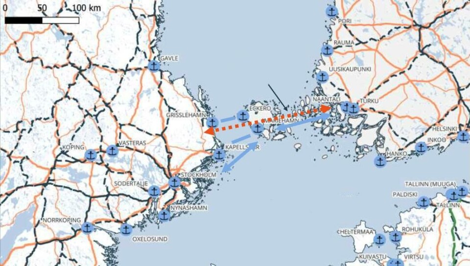 En fast förbindelse från Finland till Sverige via Åland – här illustrerad med en röd streckad pil – skulle vara minst 170 kilometer lång, enligt rapporten.