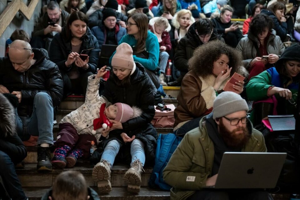 Boende i den ukrainska huvudstaden Kiev tar skydd i tunnelbanan efter att ett flyglarm utlösts i staden i februari 2023.Foto: Viacheslav Ratynskyi/the Collection of war.ukraine.ua Boende i den ukrainska huvudstaden Kiev tar skydd i tunnelbanan efter att ett flyglarm utlösts i staden i februari 2023.Viacheslav Ratynskyi/the Collection of war.ukraine.ua