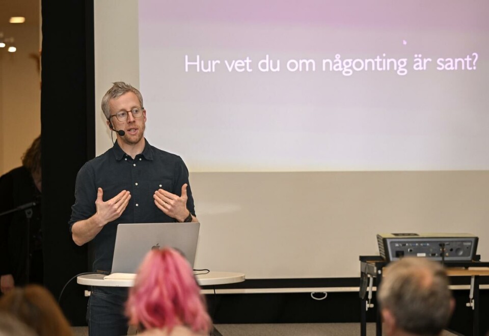 Martin Rosvall är professor i fysik vid Umeå universitet. Hans föreläsning på Åland i tisdags arrangerades av Mariehamns stad i samarbete med nätverket Bärkraft. Martin Rosvall är professor i fysik vid Umeå universitet. Hans föreläsning på Åland i tisdags arrangerades av Mariehamns stad i samarbete med nätverket Bärkraft.@Normal_indrag:Robert Jansson