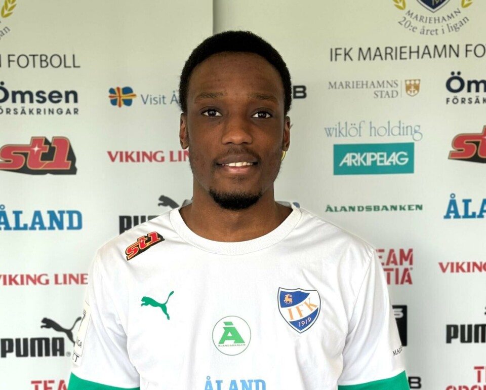 Ardy Mfundu har ritat på ett 1+2-årskontrakt.