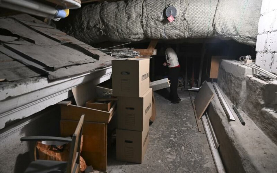 Till höger i bild ses originaltaket som byggts in vid någon av de tillbyggnationer som skett under åren. I taket har man skapat en modernare form av ventilationssystem som det så småningom ska jobbas ytterligare med.Foto: Robert Jansson
