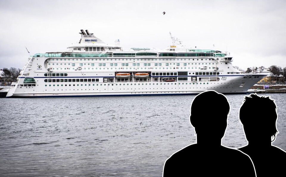 Två män greps i Mariehamn efter misstanke om att de våldtagit två tonårsflickor på Birka Gotland. Därefter släpptes de fria och en av dem var, enligt mamman till en av flickorna, på väg att åka tillbaka till Sverige med samma färja som flickorna.