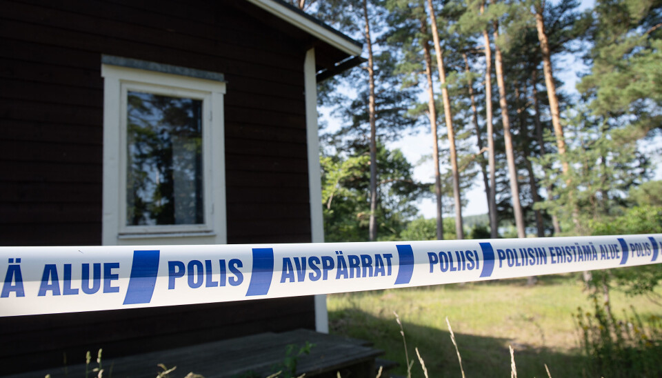 Den misstänkte gärningsmannen vårdas fortfarande på sjukhus, men inledande förhör har kunnat hållas med honom.
