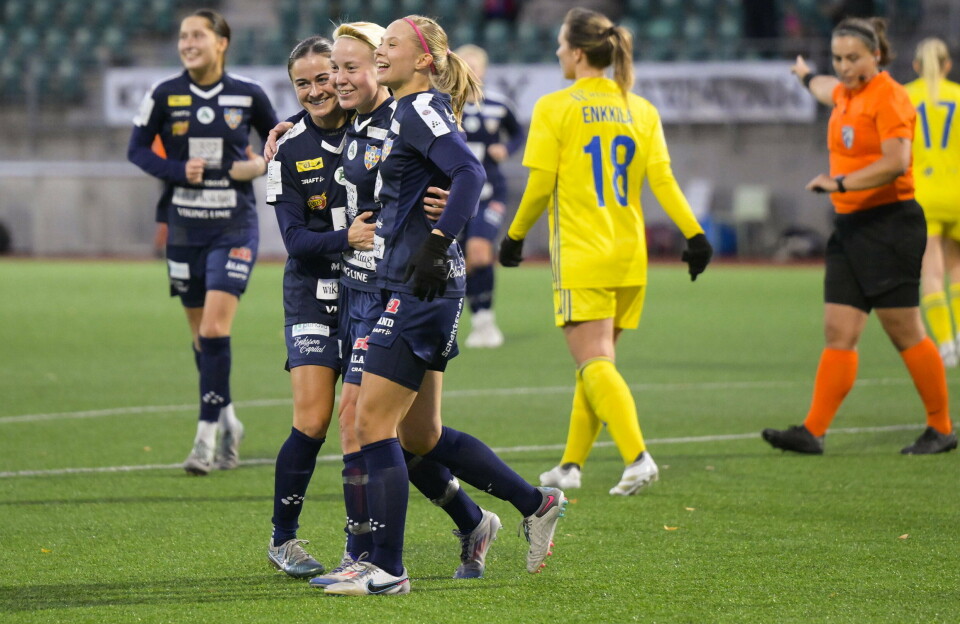 Ännu 2024 jublade Tilda Råtts och Aada Törrönen tillsammans över Åland Uniteds mål, precis som när ÅU senast vann. På söndag är de på olika sida.
