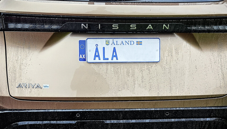 Så här får det se ut fram till att de nya registerplåtarna kan tas i bruk.