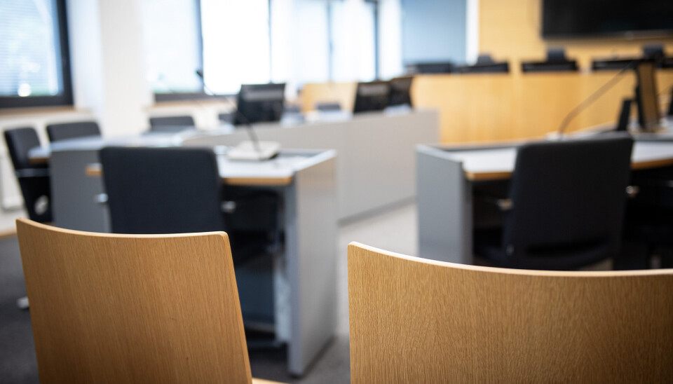 Mannen som förskingrade totalt 130.000 euro från två föreningar där han var verksamhetsledare har erkänt brotten.